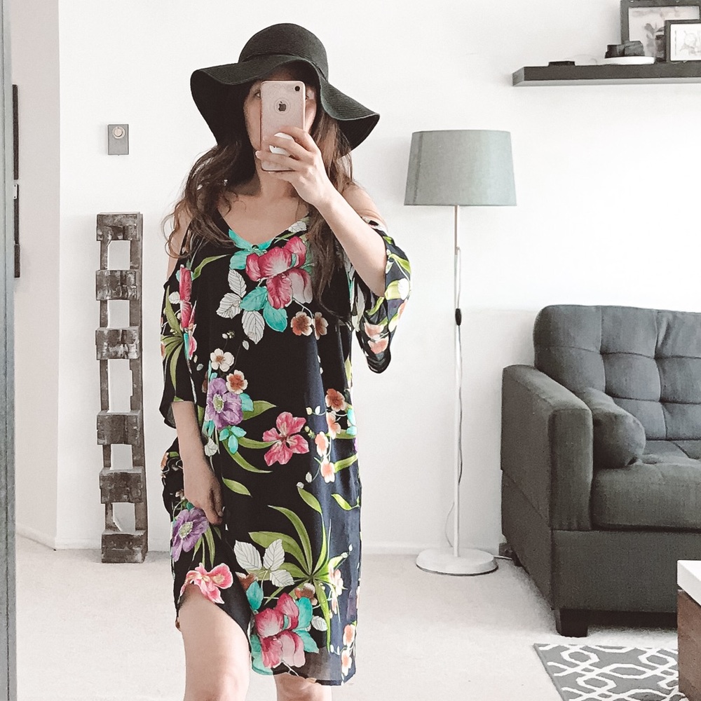NWT Fraiche by J Floral Cold Shoulder Dress S